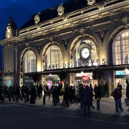 + Parking Prive Apartmán *